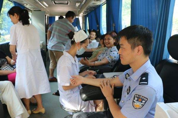 獻(xiàn)血危害健康？廣州獻(xiàn)血屋廠家為您辟謠 02