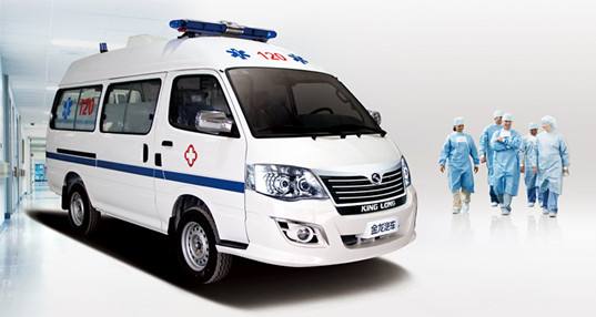 命懸一線牽動(dòng)人心，救護(hù)車臨危不亂治病救人_